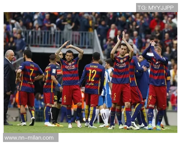 巴萨关注本菲卡19岁后卫奥利维拉德科与经纪人深入洽谈