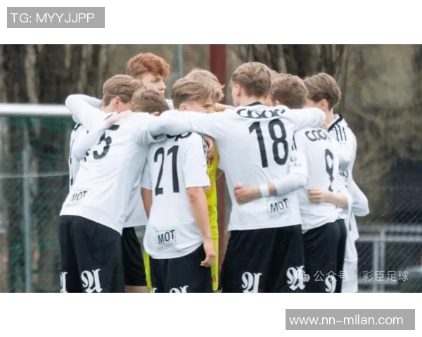 克里斯蒂全力参与训练营提升球队默契为新赛季做好充分准备