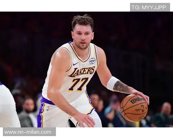 雷迪克谈对阵太阳的挑战里夫斯与东契奇需迅速适应比赛节奏 雷迪克谈对阵太阳的挑战里夫斯与东契奇需迅速适应比赛节奏