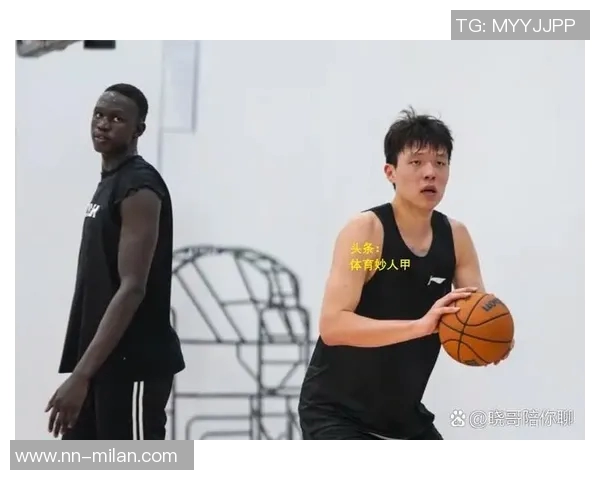 杨瀚森坦言今日发挥平平期待底角获得更多传球并称自己在移动上有所进步